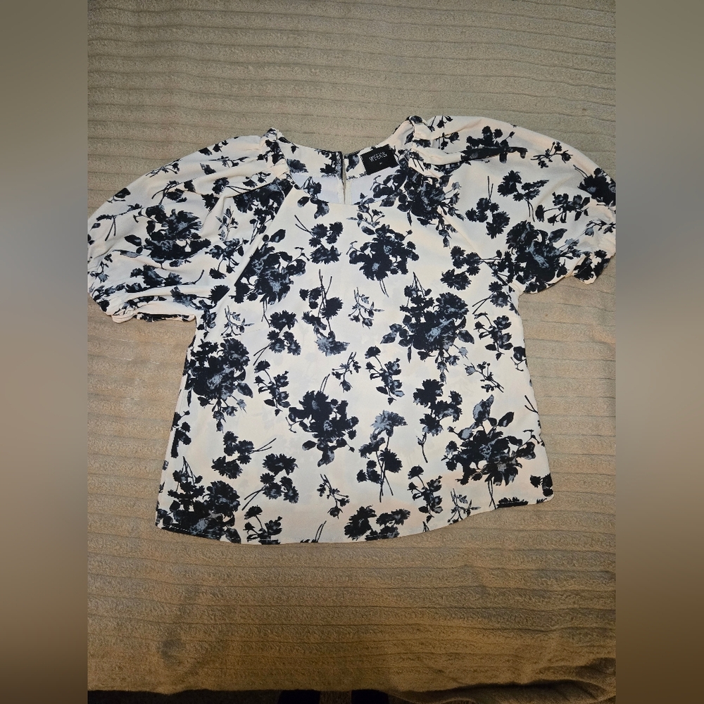 Week& Romantic Black & White Floral Puff Sleeve Blouse, Size M